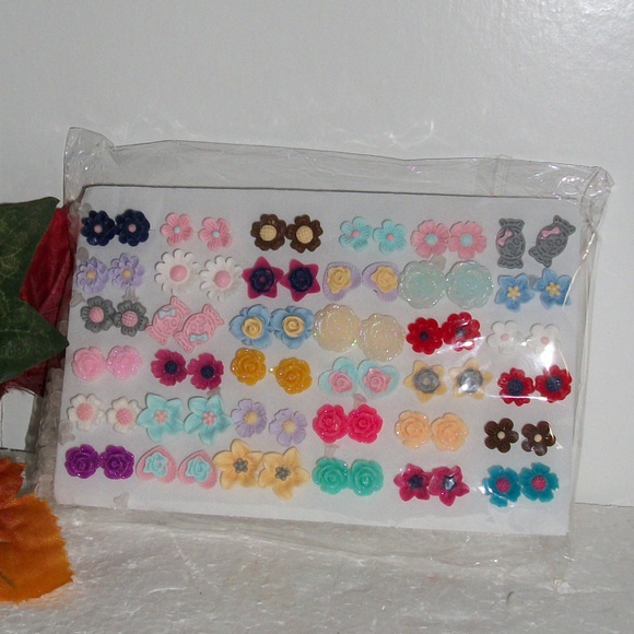 36 Pair Assorted Flower Post Earrings NEW - Picture 6 of 8